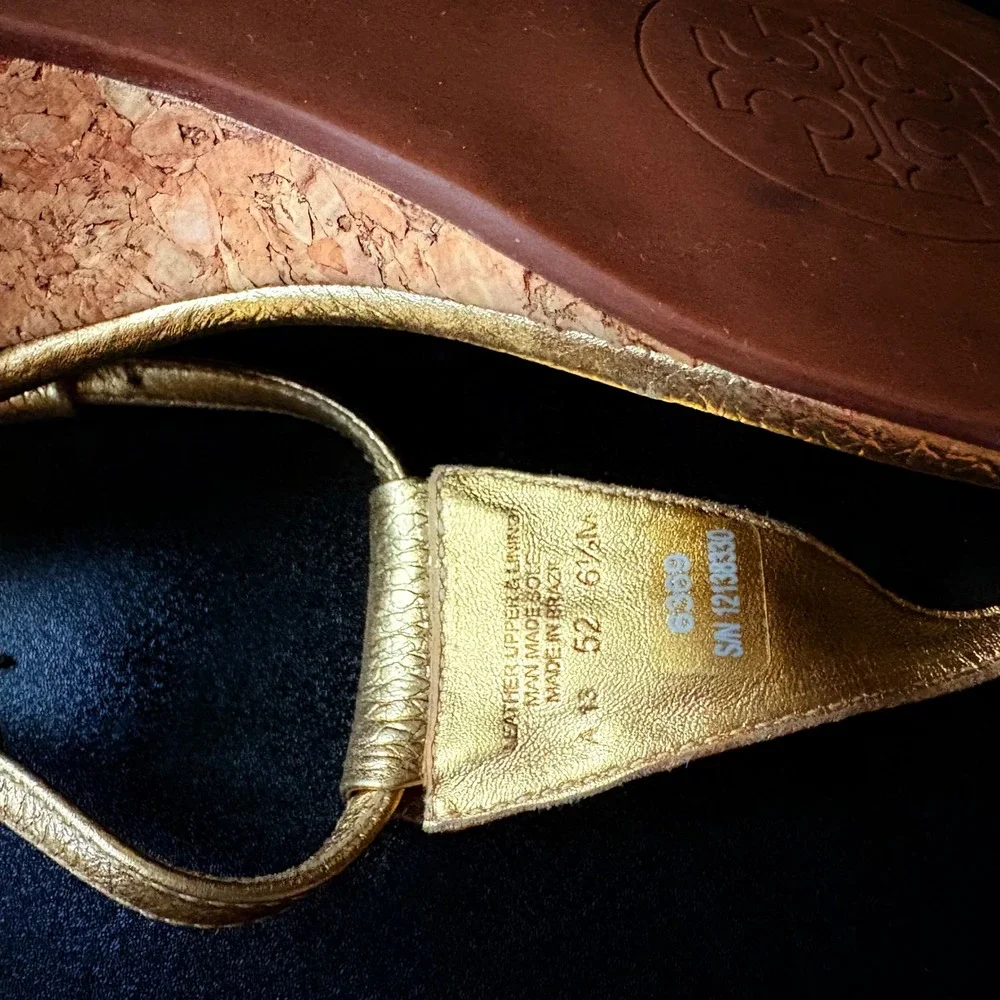 Tory Burch Logo Wedge Thong Sandal cork‎ wedge heel size 6.5 gold